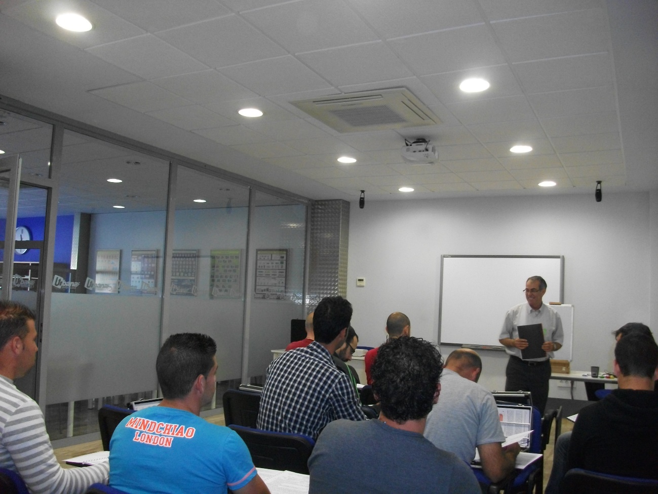Curso presencial de electrónica impartido por Tecnointegral Empresas